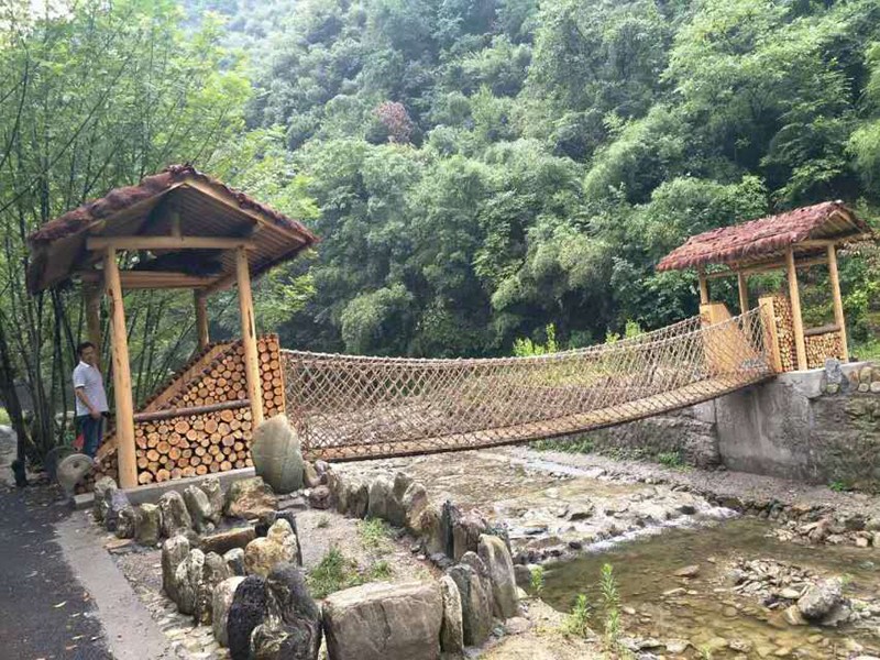 木質(zhì)吊橋